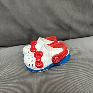 Crocs x Hello Kitty 50th Anniversary Classic Clogs Toddler Size 4 C Red White